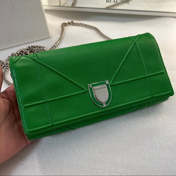 Diorama wallet on chain - Picture 3 of 12